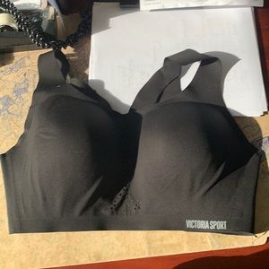Black sports bra 38D - never worn